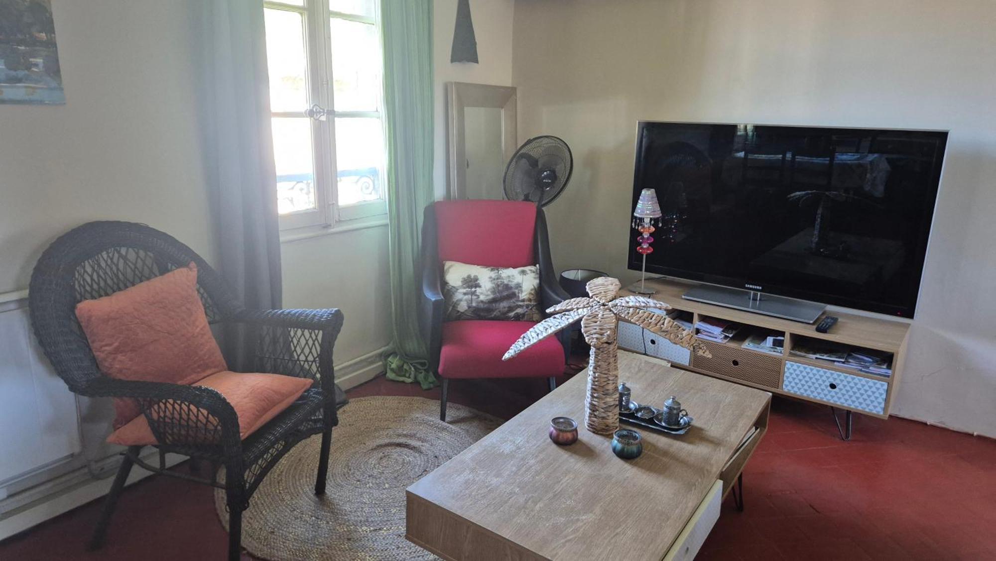 Un Nid Sur Les Toits Face Au Palais Des Papes Apartment Avignon Exterior photo
